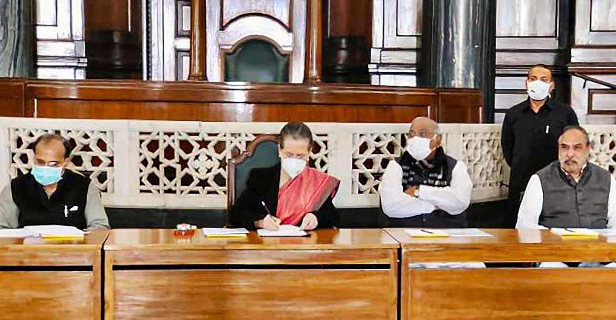 Congress president Sonia Gandhi presides over the General Body Meeting of the Congress Parliamentary Party (CPP) at Central Hall of Parliament House, in New Delhi on Wednesday, Dec. 8, 2021. Photo: PTI