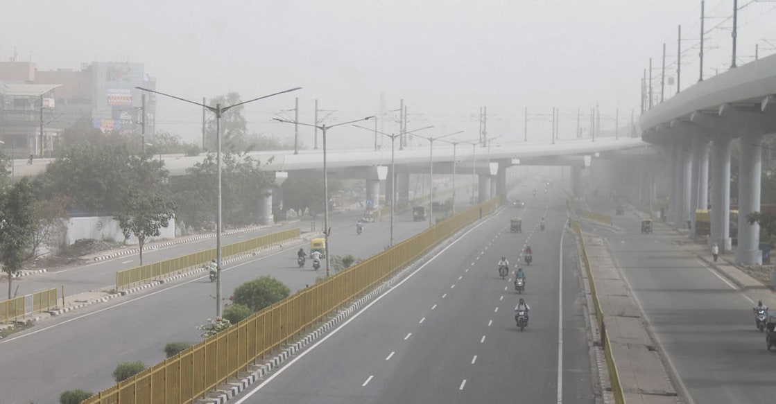 Delhi-Agra National Highway near the Old Chowk amid a hazy weather in Faridabad, Sunday, May 23, 2021. Photo: PTI