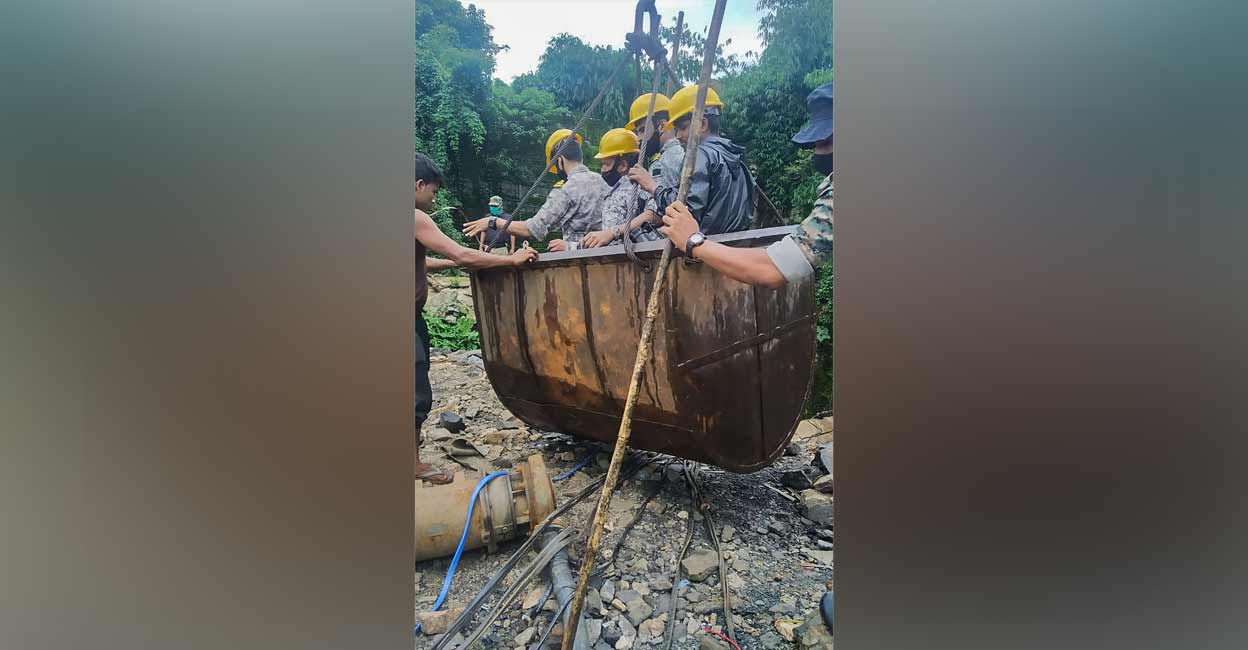 Navy joins in Meghalaya mine rescue efforts; 5 trapped for 14 days