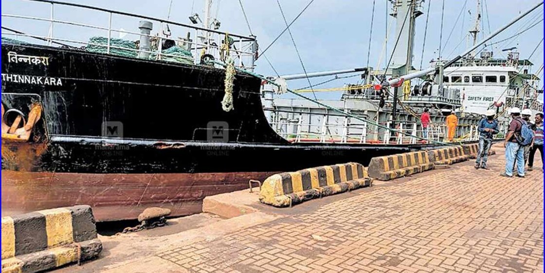 thinnakara-barge