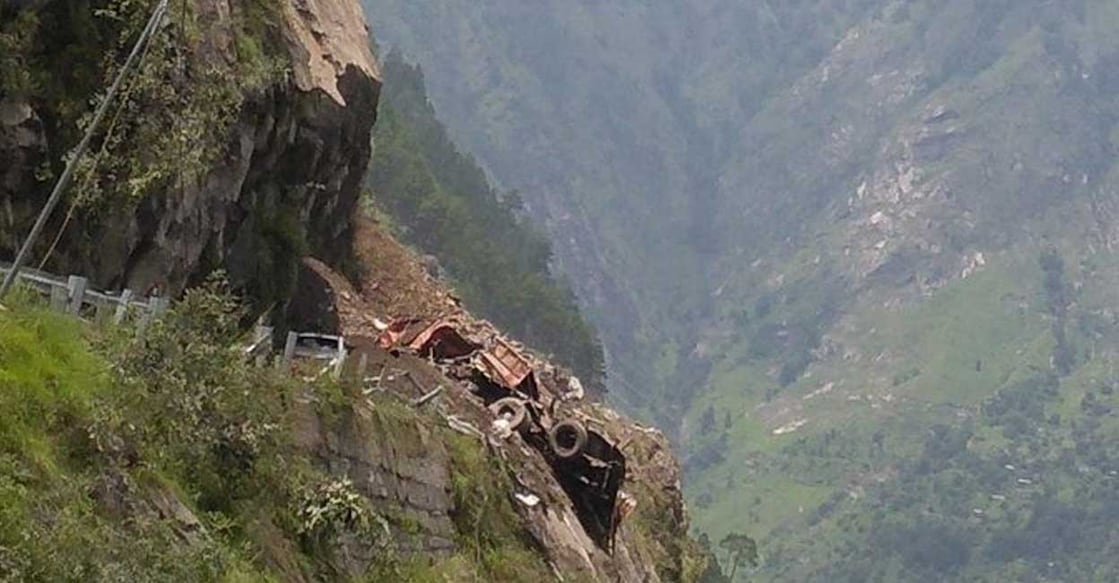 Over 40 feared buried under debris of major landslide in Himachal's Kinnaur; Army, NDRF called in Over 40 feared buried under debris of major landslide in Himachal's Kinnaur; Army, NDRF called in