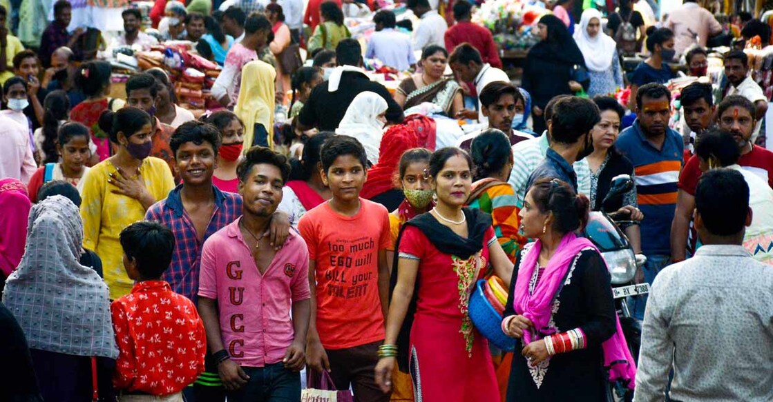 Crowded Sisamau Bazar amid COVID-19 pandemic, in Kanpur, Monday, August 2, 2021. photo: PTI
