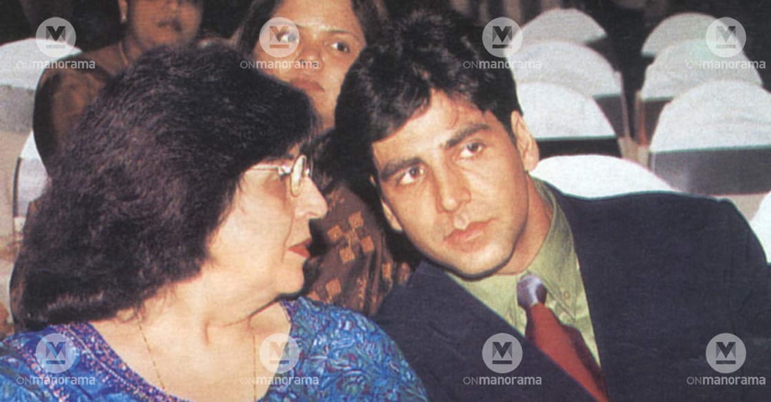 Akshay Kumar with his mother. Photo: Manorama archives