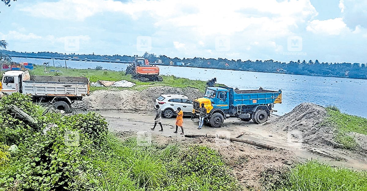alappuzha-thottappalli-sand-mining alappuzha-thottappalli-sand-mining
