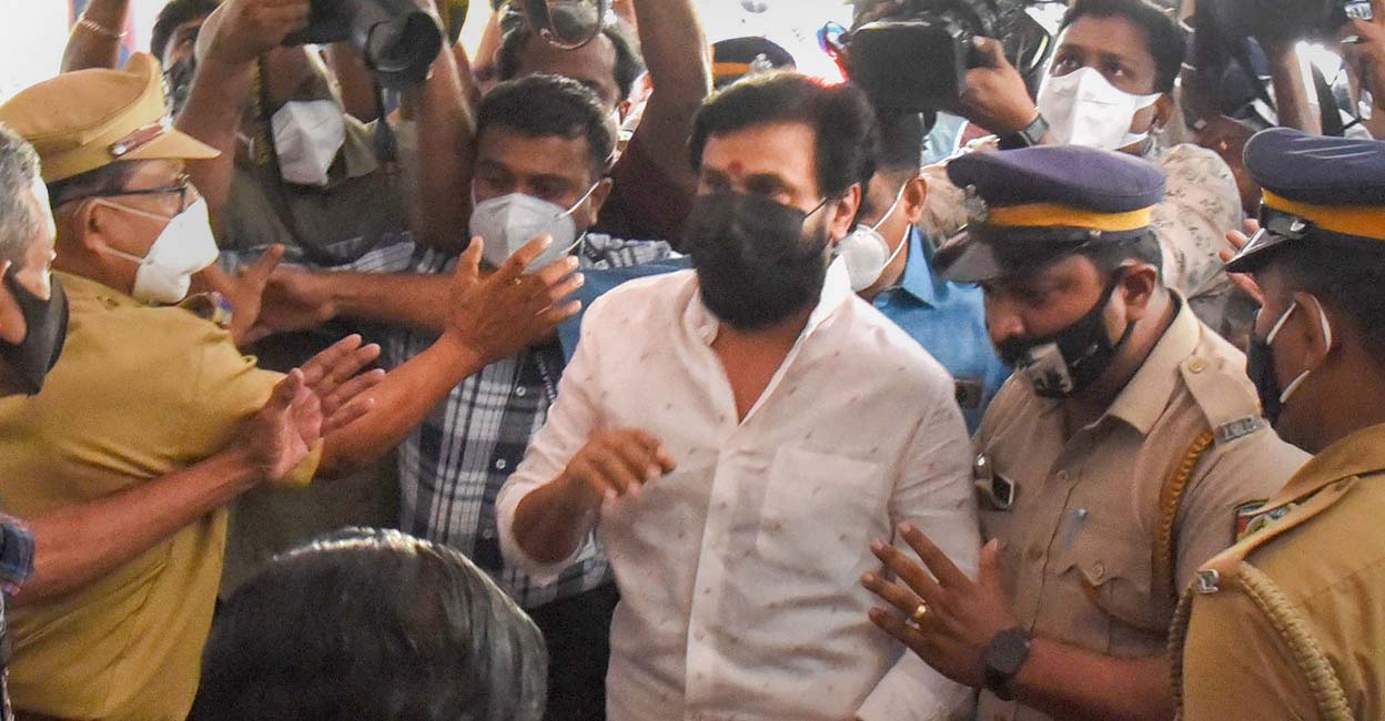 Actor Dileep arrives at the Crime Branch office Kalamassery in Kochi, Sunday, Jan 23, 2022, in connection with a case registered against him and five others for allegedly threatening officials probing the sexual assault of an actress in 2017. Photo: PTI