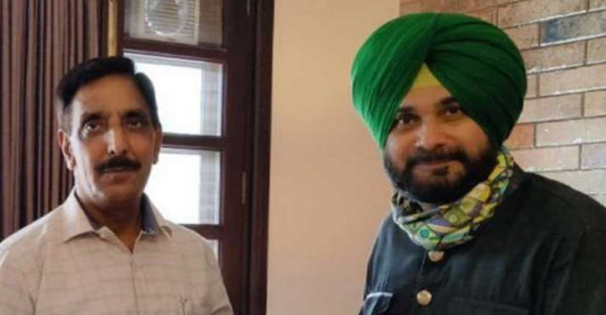 Former Punjab DGP Mohammad Mustafa and principal strategic advisor to state Congress chief Navjot Singh Sidhuhas been booked for allegedly making communal remarks at a public meeting in Malerkotla. Photo courtesy: Twitter
