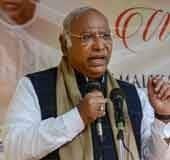 Set aside difference to overthrow 'dictatorial govt': Kharge to Congress leaders