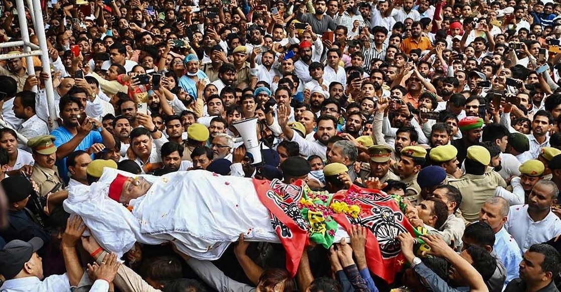 A huge crowd of Samajwadi Party workers and supporters during party founder Mulayam Singh Yadav's funeral procession, in Saifai, Tuesday, October 11, 2022. Photo: PTI