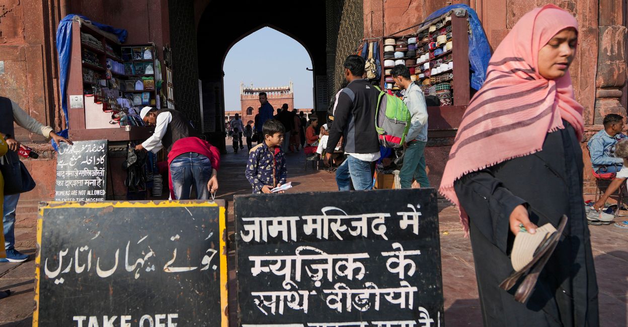 jama-masjid A woman outside the premises of the Jama Masjid, in New Delhi, Thursday, November 24, 2022. Photo: PTI