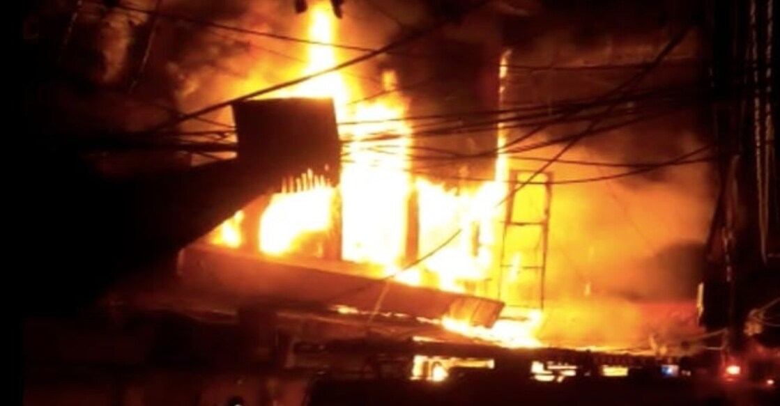 A police bus and a jeep were torched as stones and petrol bombs flew thick and fast. Photo: Twitter/@ndtvfeed