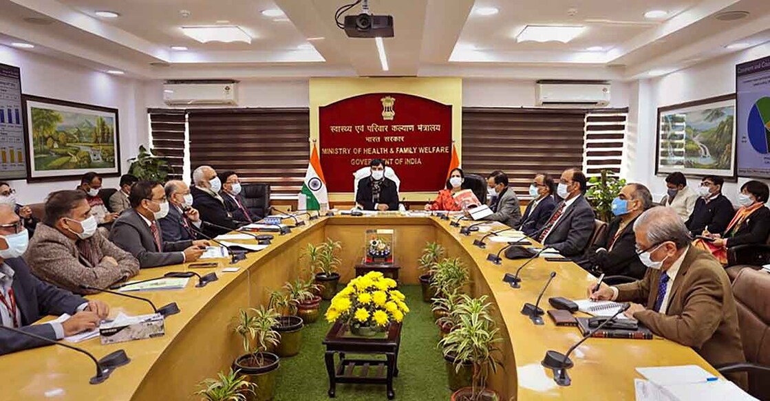 Union Minister for Health and Family Welfare Mansukh Mandaviya chairs a meeting with senior officials and experts on the COVID-19 situation, in New Delhi, Wednesday, Dec. 21, 2022. Union MoS for Health and Family Welfare Bharati Pawar is also seen. Photo: PTI