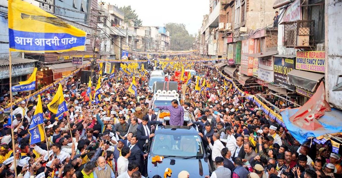Delhi MCD Election | Arvind Kejriwal | (Photo - Twitter/@DaaruBaazMehta) Delhi CM Arvind Kejriwal campaigning for the Aam Aadmi Party prior to the MCD polls. Photo: Twitter/@DaaruBaazMehta