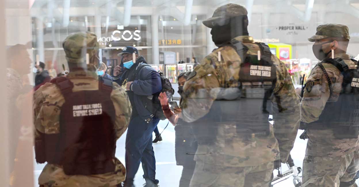Empire Shield military Empire Shield military members stand inside the Oculus in Lower Manhattan on April 12, 2022 in New York City. Photo: Alexi J. Rosenfeld/Getty Images/AFP