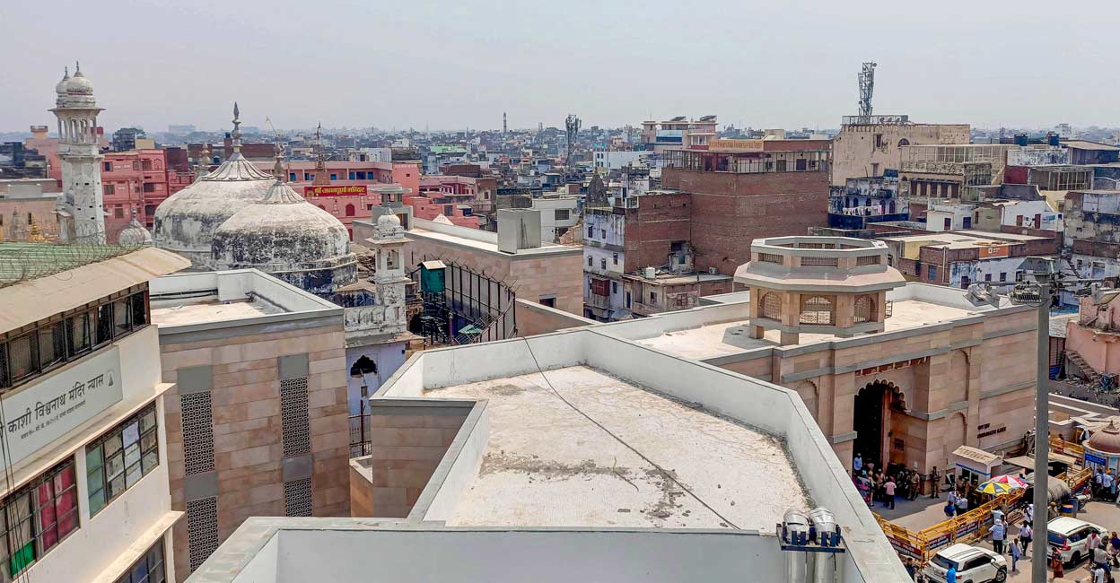 View of Kashi Vishwanath Temple Dham and Gyanvapi Masjid complex, in Varanasi, Saturday, May 14, 2022. Photo: PTI