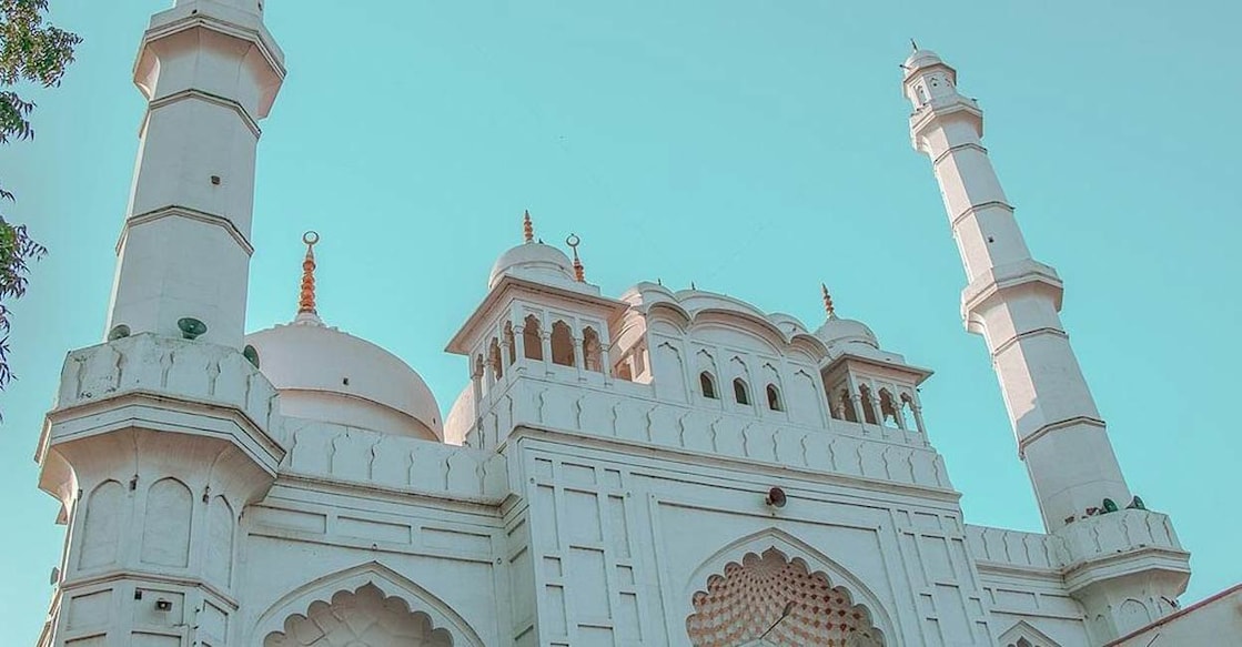 Another flashpoint? Trouble brews in Lucknow over Tile Wali mosque.(photo:wikipedia) Tile Wali Mosque in Lucknow. PHOTO: IANS
