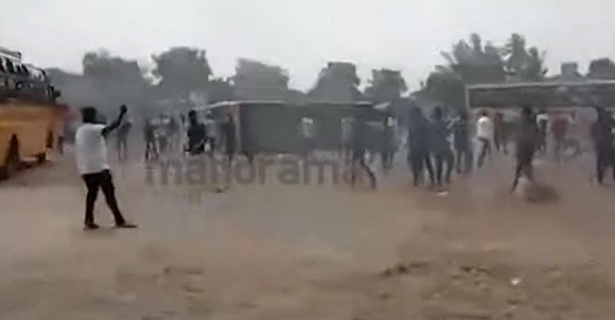 Protesters damaging vehicles in Kallakurichi. Video Grab/Manorama