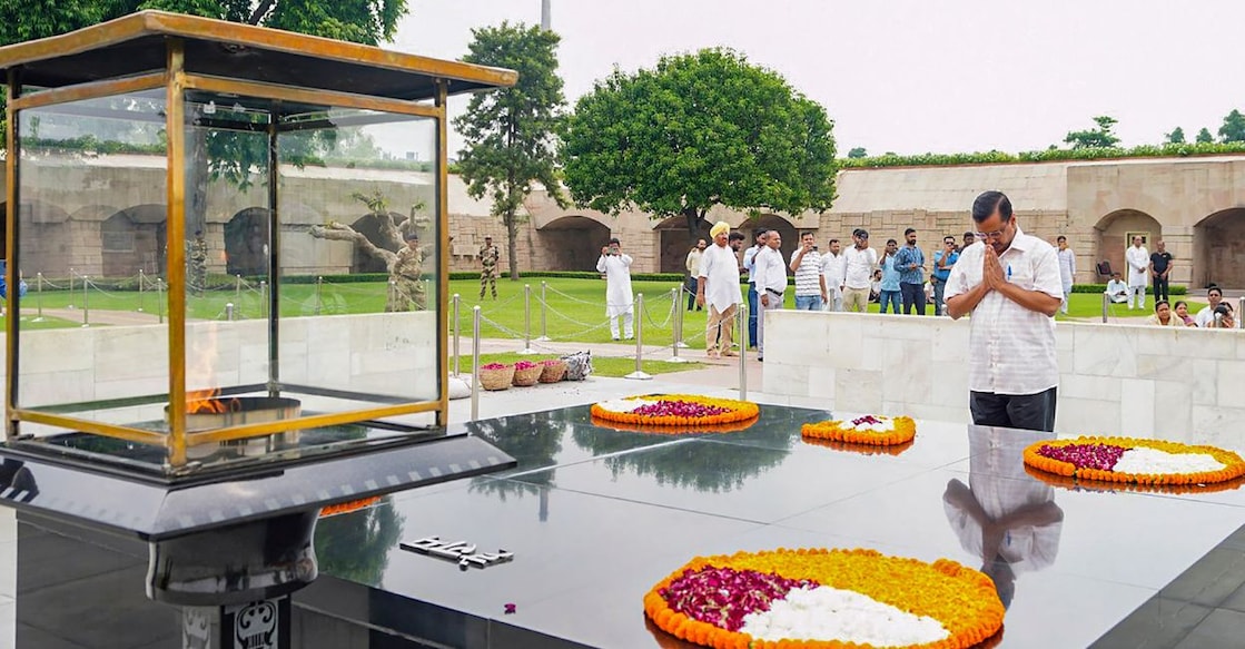 kejriwal-1 Delhi Chief Minister Arvind Kejriwal pays homage to Mahatma Gandhi, at Rajghat in New Delhi, Thursday, Aug. 25, 2022. PHOTO: PTI