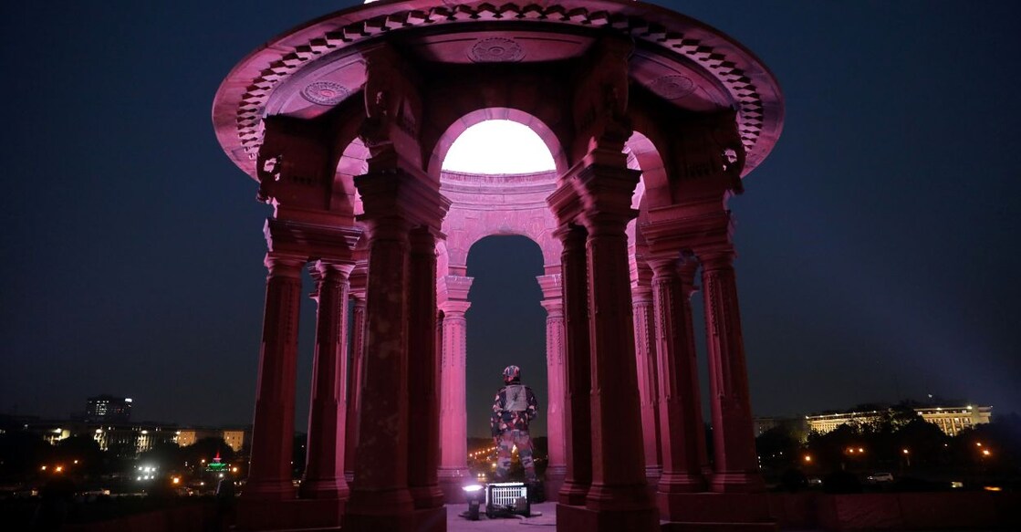 A soldier stands guard outside India's Defence Ministry building in New Delhi, India, February 28, 2019. Photo: Reuters