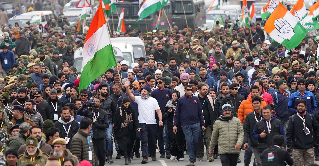 rahul-gandhi-srinagar-1 Congress leader Rahul Gandhi with PDP President Mehbooba Mufti and her daughter Iltija Mufti during the party's 'Bharat Jodo Yatra', at Awantipora in Pulwama District of South Kashmir, Saturday, January 28, 2023. Photo: PTI