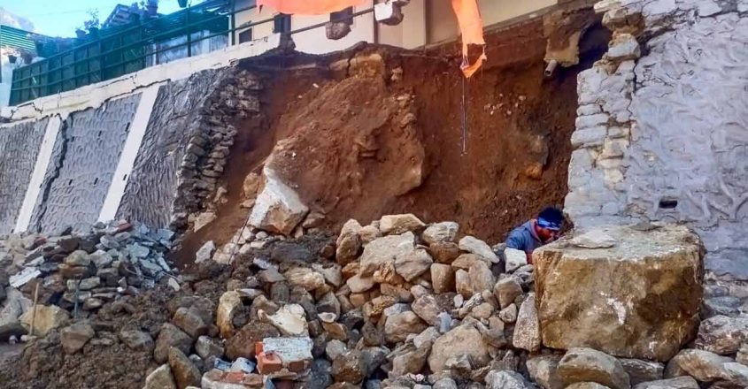 Joshimath, a gateway town to Himalayas is sinking, 600 families told to ...