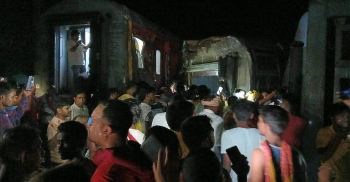 Public crowd on railway tracks at Buxar where the Anand Vihar-Kamakhya Northeast Express derailed Wednesday night. Photo: ANI