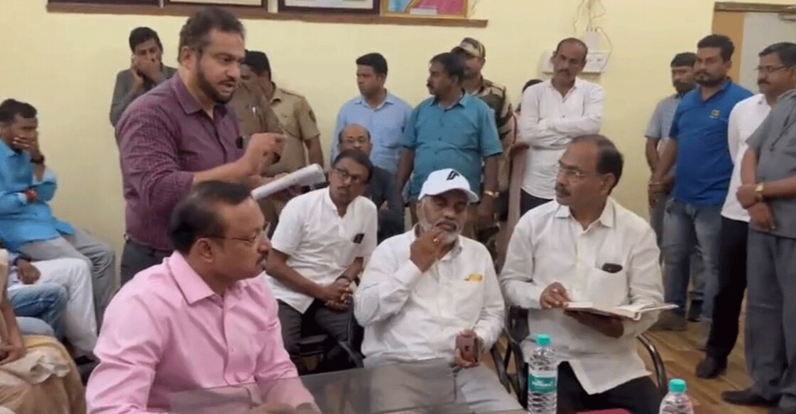 From a meeting at the Dr Shankarrao Chavan Government Medical College following the deaths. Photo: Screengrab/X@AshokChavanINC