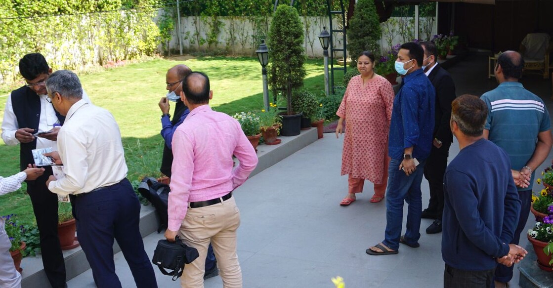 CBI officials arrive at the residence of Rashtriya Janata Dal MP Misa Bharti (seen at back) to question her father and party chief Lalu Prasad Yadav in land-for-jobs case, in New Delhi, Tuesday, March 7, 2023. Photo: PTI