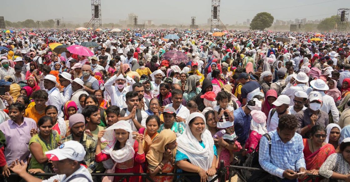 bhushan award ceremony maharashtra The Maharashtra Bhushan award ceremony was held in an open ground called Corporate Park at Kharghar. Photo: PTI