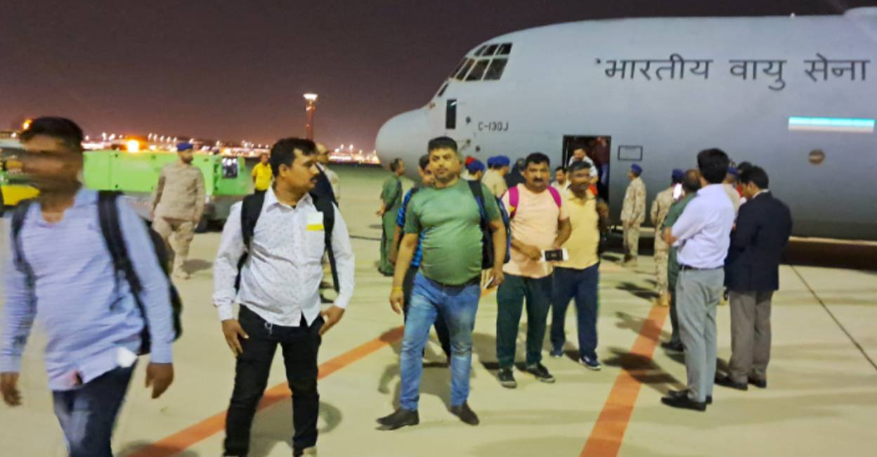 Indians evacuated from Sudan. Photo: twitter/vmuraleedharan