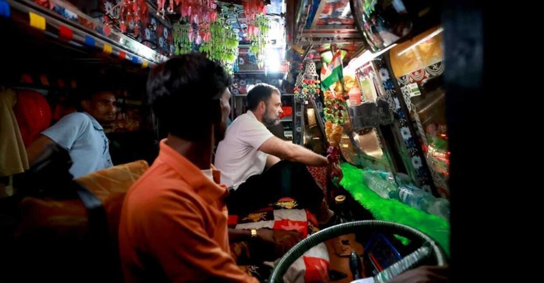 Congress leader Rahul Gandhi travelled in a truck from Delhi to Chandigarh to listen to the problems faced by truck drivers. Photo: Twitter/Congress