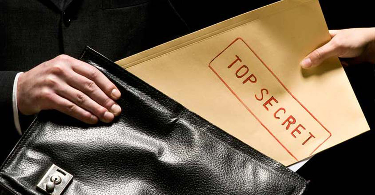 The scientist was allegedly in touch with an agent of a "Pakistan Intelligence Operative" through WhatsApp and video calls.