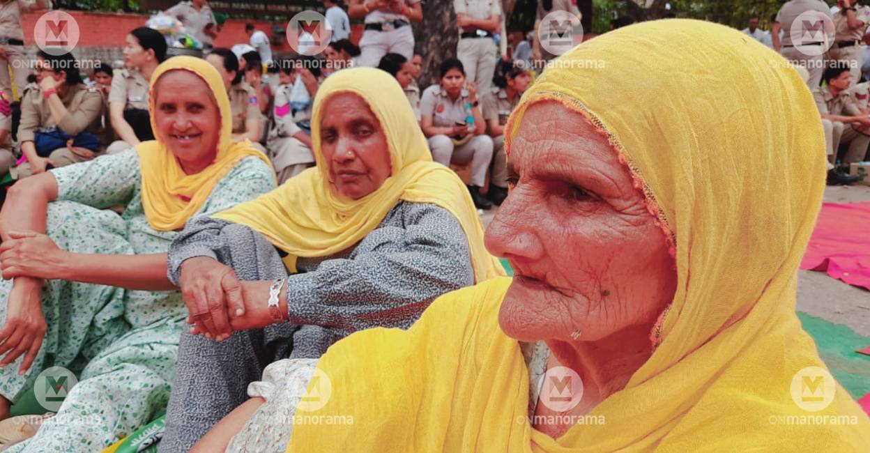 farmers-jantar-mantar-protest-c farmers-jantar-mantar-protest-c