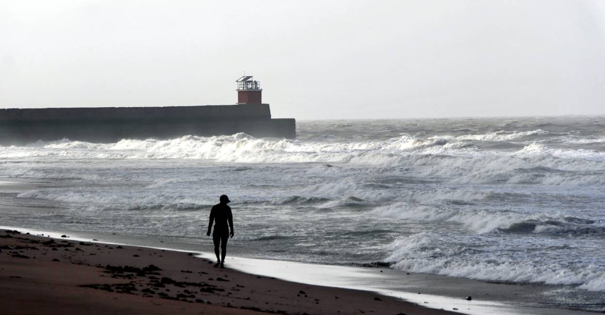 The cyclone is likely to hit the shore near Jakhau port between Mandvi in Kutch and Karachi in Pakistan with sustained wind speeds of 125-135 kmph, gusting to 150 kmph on Thursday evening (June 15). Photo: PTI