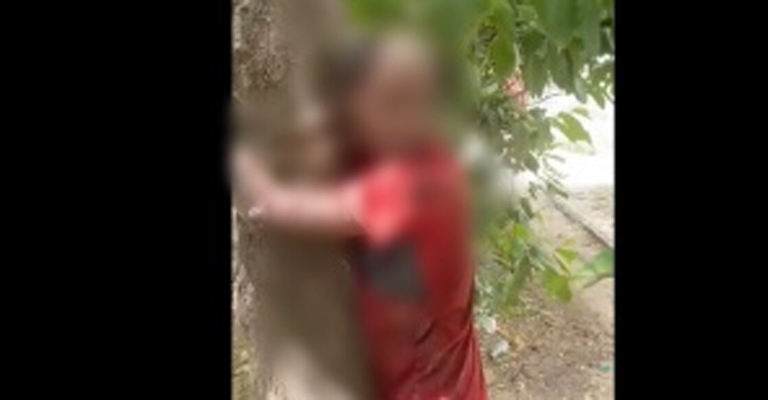 The man's head was tonsured as the group of men suspected him to be thief. Photo: PTI