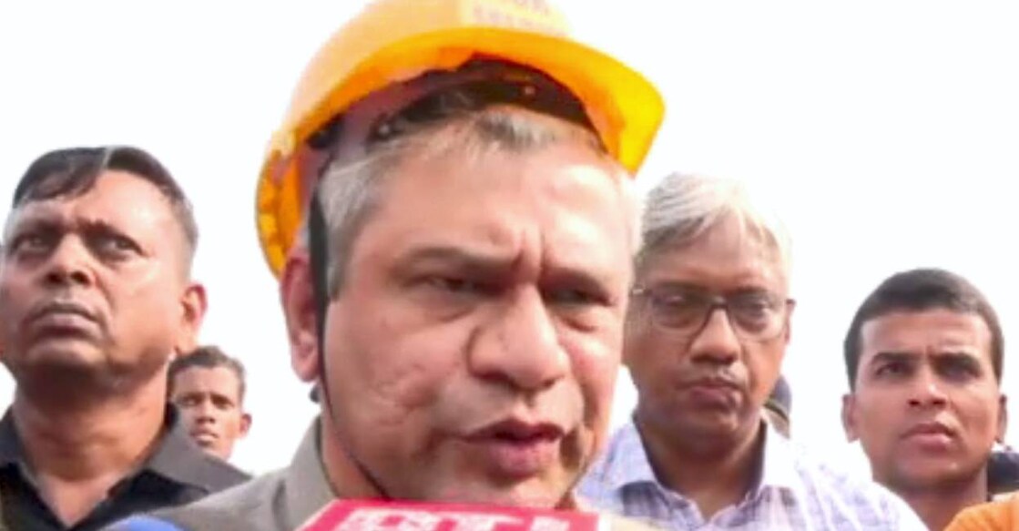  Railways Minister Ashwini Vaishnaw speaks with the media at the site where Coromandel Express, Bengaluru-Howrah Express and a goods train derailed, in Balasore district. Photo: PTI