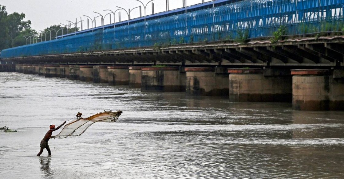 Water level of Yamuna touched  205.96 metres at 9 am on Sunday. Photo: PTI