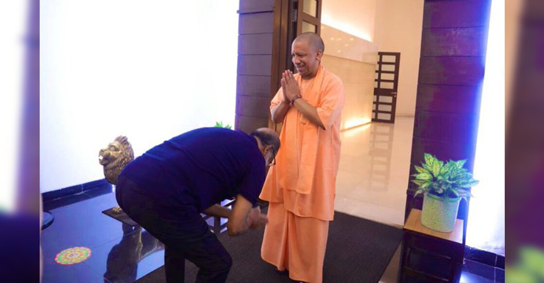 rajini-yogi-feet-touching Rajinikanth touching the feet of Uttar Pradesh Chief Minister Yogi Adityanath during his visit to Lucknow. Photo: Screengrab/ANI