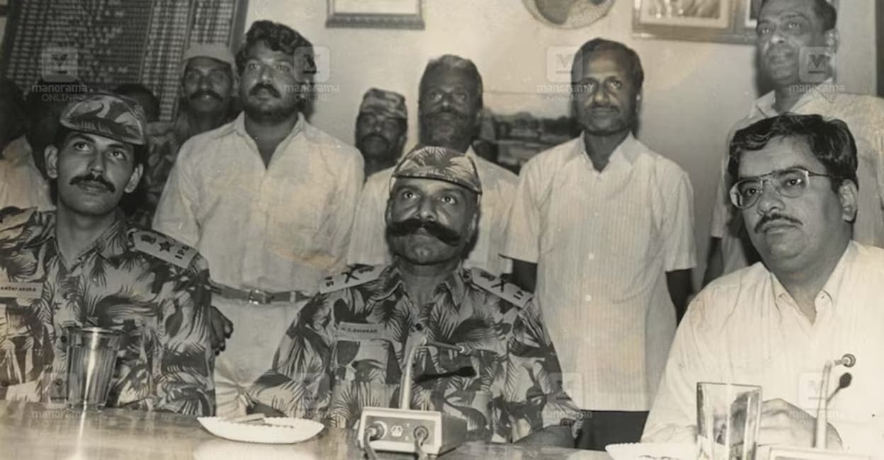 veerappan-story-add-4 Tamil Nadu's super cop Walter Issac Devaram (middle) was assigned to catch Veerappan before Vijay Kumar. Photo: Manorama Archives