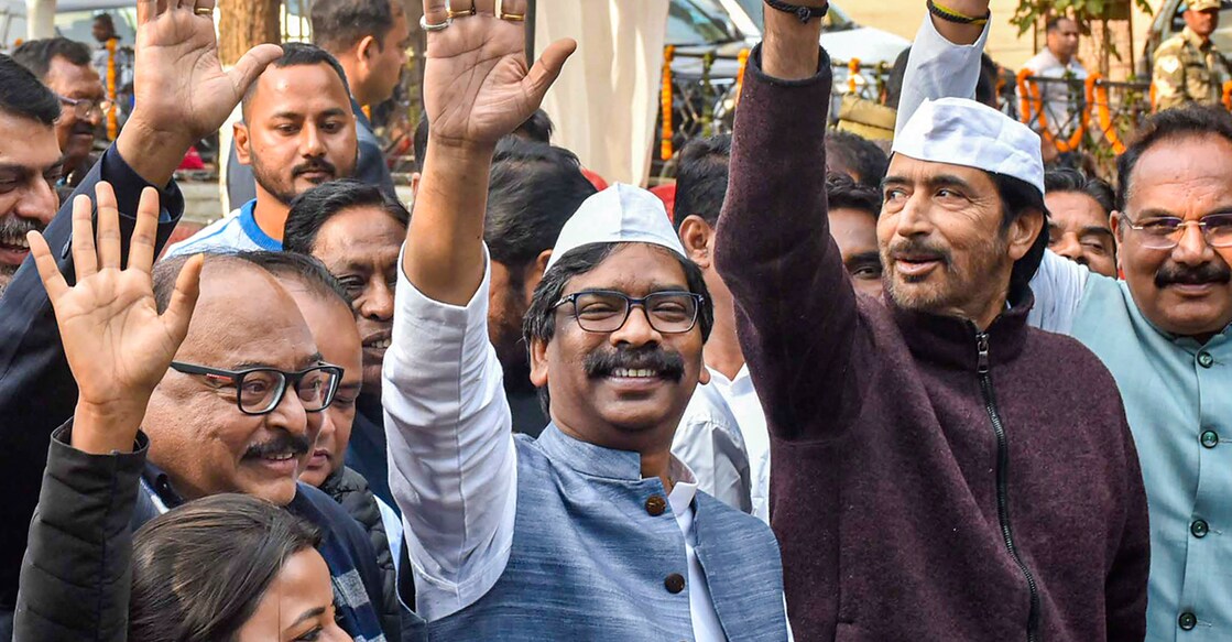 Jharkhand Chief Minister Hemant Soren with JMM MLAs after paying tribute to Mahatma Gandhi on his death anniversary, in Ranchi. Photo: PTI