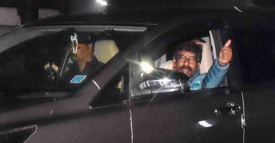 PTI01_31_2024_000356A Hemant Soren gestures as he leaves from his residence for Raj Bhavan in Ranchi on Wednesday. Photo: PTI