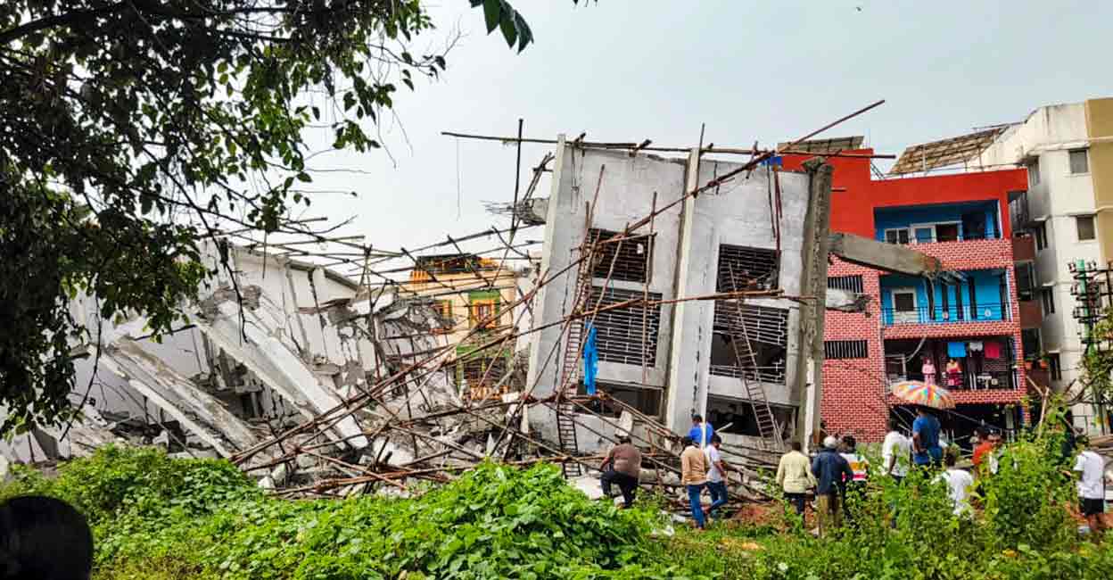 PTI10_22_2024_000256B The under-construction building that collapsed at Hennur, in Bengaluru, Tuesday, Oct. 22, 2024. Photo: PTI