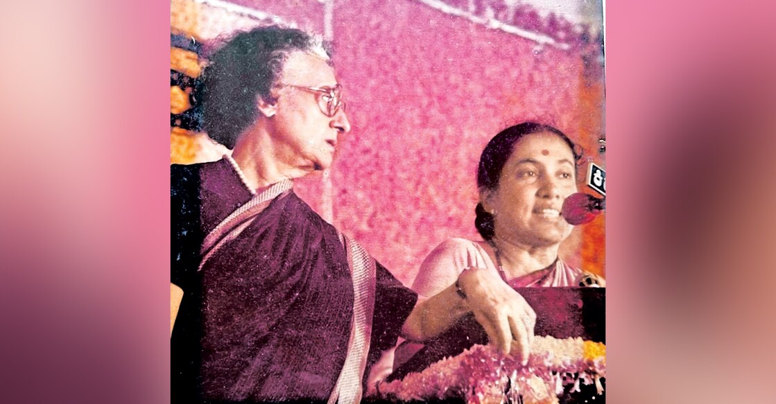 Indira Gandhi and Margaret Alva at the 1984 Congress Women’s Convention in Bangalore. Photo: Manorama