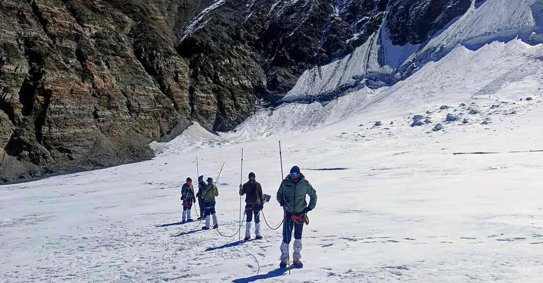 Troops en route to 1968 IAF crash site. Photo: Special arrangement