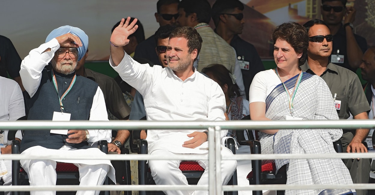 INDIA-POLITICS-ELECTION-CONGRESS Dr Manmohan Singh (left) with Rahul Gandhi and Priyanka Gandhi Vadra. File photo: PTI