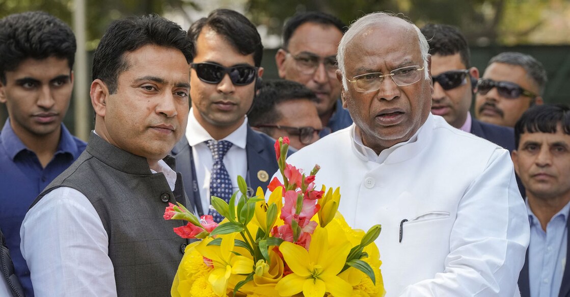 Congress President Mallkarjun Kharge welcomes Churu MP Rahul Kaswan as he joins the party, in New Delhi, Monday, March 11, 2024. Kaswan earlier resigned from BJP. Photo: PTI.