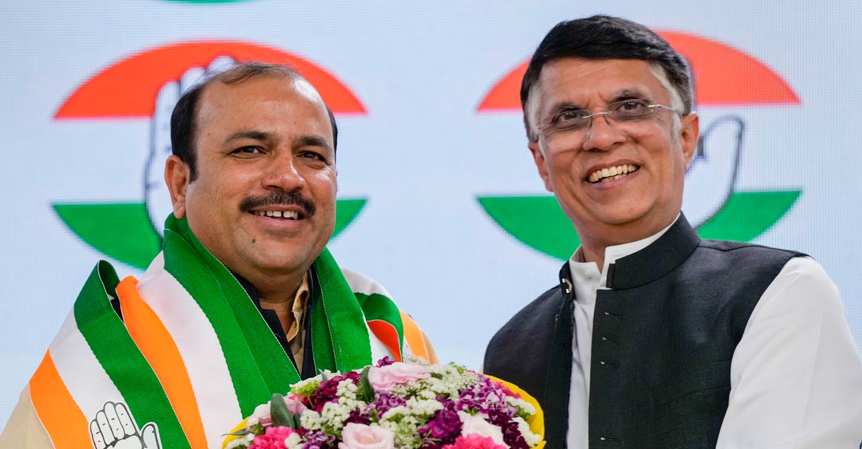 Lok Sabha MP Danish Ali joins Congress in the presence of Congress leader Pawan Khera, at AICC Headquarters in New Delhi, Wednesday, March 20, 2024. Photo: PTI.