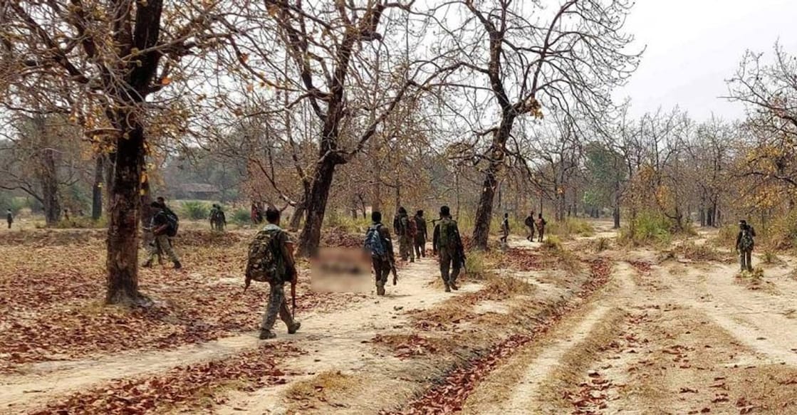 Security force personnel patrol after an attack by Maoist fighters in Bijapur in Chhattisgarh, April 4, 2021. Photo: File/ Reuters.