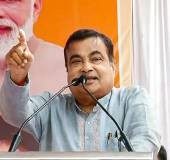 Union minister Nitin Gadkari faints while speaking at election campaign rally