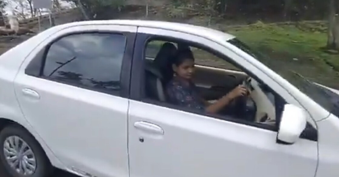 Visuals of Shweta Survase driving the car just before the accident. Photo: Screengrab/Twitter.