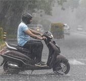 IMD issues three-hour moderate rain warning for four Kerala districts 